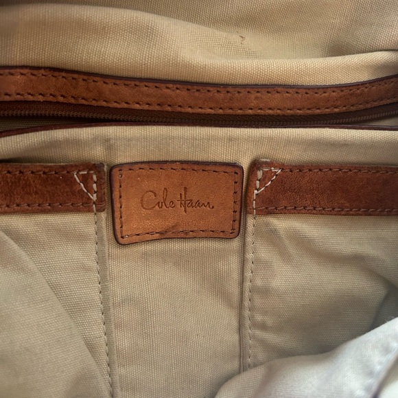 Camel coloured leather bag from Cole Haan. Cross body or shoulder straps. - Picture 3 of 6